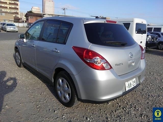 2011 Nissan TIIDA